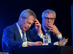 Russell Findlay: Votar pela reforma só corre o risco de devolver as chaves da casa de botas para Sweeney