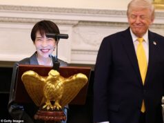 Primeiro-ministro japonês brinda ao ‘muito alto e bonito’ Barron Trump no aniversário: ‘Está claro de onde ele tirou isso’