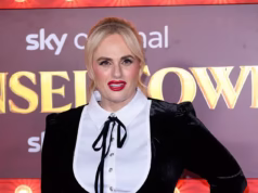 Rebel Wilson revida após escândalo selvagem de ‘anel sexual gigante’ enquanto a co-estrela Charlotte McInnes processa a disputa do filme The Deb