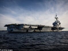 O marinheiro usou o Strava para identificar a localização do porta-aviões francês enquanto corria no convés