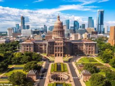 Os contribuintes do Texas pagarão a conta para os pais enviarem os filhos para escolas privadas islâmicas depois que o juiz determinar que os muçulmanos devem pagar vouchers