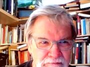 O relógio do autor sueco foi roubado poucas horas depois de seu voo para Londres por um migrante argelino que foi preso no fundo de um caminhão quando deixava o Reino Unido com destino à França com vários relógios, ouviu um tribunal.