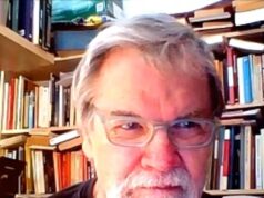 O relógio do autor sueco foi roubado poucas horas depois de seu voo para Londres por um migrante argelino que foi preso no fundo de um caminhão quando deixava o Reino Unido com destino à França com vários relógios, ouviu um tribunal.