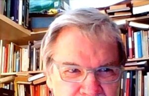 O relógio do autor sueco foi roubado poucas horas depois de seu voo para Londres por um migrante argelino que foi preso no fundo de um caminhão quando deixava o Reino Unido com destino à França com vários relógios, ouviu um tribunal.