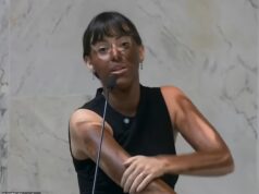 Legisladora usa blackface para anunciar que é transgênero durante luta trans no Congresso brasileiro