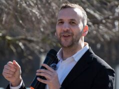 Os prisioneiros terão direito ao voto se o Partido Verde chegar ao poder – como os críticos afirmam que Polanski está a tentar reformar o sistema de votação a seu favor.