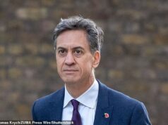Ed Miliband acusado de sabotar a tentativa do Chanceler de aumentar o investimento em IA, destacando a demanda de energia do data center