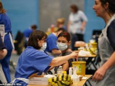 DR MAX PEMBERTON: Por que as pessoas com mais de 50 anos são perigosamente vulneráveis a surtos graves de meningite. Evite este hábito diário e nunca ignore estes primeiros sinais de alerta