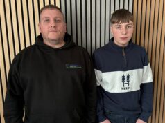 Adolescentes em 21 pacientes em risco de HIV, Hepatite B e Hepatite C após usar equipamento estéril para colocar aparelho ortodôntico no hospital do NHS