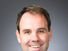 Uma prestigiosa escola particular de US$ 30.000 por ano na Nova Inglaterra enfrenta fechamento repentino depois que seu fundador millennial escondeu sua dívida de US$ 13 milhões durante anos.