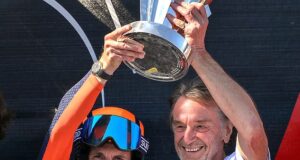 Devolva meu barco! O bilionário Sir Jim Ratcliffe inicia uma ação legal contra o tetracampeão olímpico Ben Ainslie para devolver seu iate