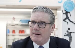 Starmer evita se o Irã poderia atingir a Grã-Bretanha com mísseis enquanto insta Trump a ‘desescalar’ a guerra