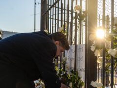 O bilionário democrata governador de Illinois, JB Pritzker, viaja para Minnesota para lamentar os americanos baleados pelo ICE … mas não diz nada sobre a mulher de Chicago ‘assassinada por imigrante ilegal’ em Windy City