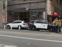 Quatro mulheres esfaqueadas com faca e garrafa em restaurante de Los Angeles após discussão sobre projeto de lei