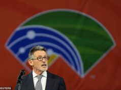 Os conservadores instaram a lenda olímpica Sebastian Coe a concorrer à prefeitura de Londres – já que novas pesquisas sugerem que ele poderia expulsar Sadiq Khan, do Partido Trabalhista, da cidade.