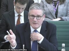 A Grã-Bretanha terá que se preparar para os choques da guerra ‘por algum tempo’, alerta Starmer – a reunião do Cobra visa reavivar as preocupações com o custo de vida para controlar a inflação