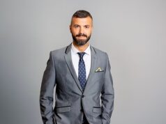 O corretor de imóveis Ray White, Adrian Bruno, supostamente pediu a uma colega que cometesse suicídio e enviou seus dados para uma funerária.