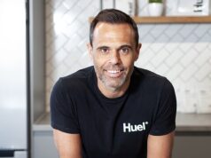 O ex-trabalhador Huel deve ganhar £ 400 milhões com a venda: o fundador do fabricante de shakes de proteína apoiado por Idris Elba, que antes cavava estradas para ganhar a vida, vende para a gigante alimentícia francesa Danone