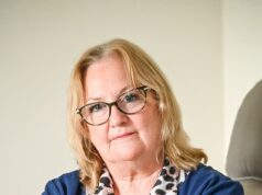 O cuidador do momento foi flagrado pela câmera da campainha perguntando ‘Ela já morreu?’ Sobre pacientes idosos com AVC