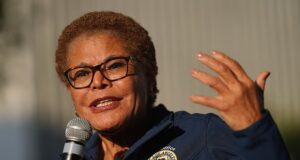 Nova pesquisa decepcionante revela quem está liderando a disputa para ser o próximo prefeito de Los Angeles