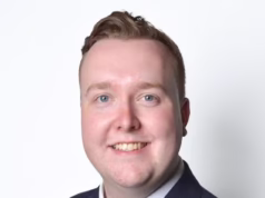 Ex-vereadora chorosa do SNP diz que foi ‘estúpida’ ao enviar sua nudez parcial para adolescentes