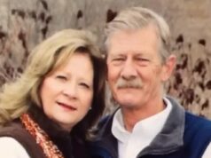 Pais e duas filhas mortos em acidente de ônibus em festa em Minnesota, 22 anos depois que o filho foi atropelado e morto