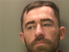 O momento em que um hilariante ladrão movido a cocaína liderou a polícia em uma perseguição em uma van de entrega Asda roubada – já que ele está preso há mais de dois anos