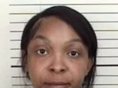 Juiz da Geórgia critica acusação de assassinato ‘altamente problemática’ contra mulher por tomar pílulas abortivas enquanto a liberta sob fiança baixa