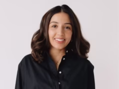 Executivo indignado da Microsoft afirma que comissários de bordo da United fizeram seu filho ficar no próprio vômito