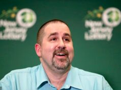 ‘O homem mais sortudo da América’, que ganhou US$ 533 milhões na loteria, colocou US$ 11 milhões em propriedades no mercado… enquanto ‘funcionários são demitidos e negócios fechados’