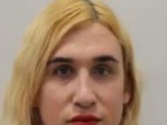 A mulher trans que assaltou o cirurgião que realizou o procedimento de redesignação de sexo foi detida em uma prisão feminina