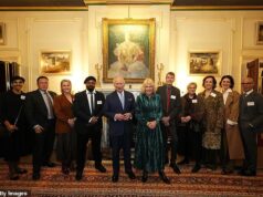 Sigourney Weaver, Stanley Tucci e outros convidados famosos juntam-se ao Rei Charles e à Rainha Camilla para uma recepção de alfabetização