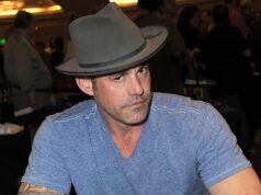 A estrela de Buffy, Nicholas Brendan, foi encontrada morta por um amigo de 54 anos depois que o choque foi passado como ‘jogo sujo insuspeito’