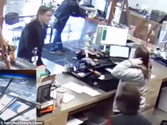 Um novo vídeo emocionante mostra Brian Kohberger passeando casualmente pelo DMV em uma tentativa fútil de fugir da polícia após o assassinato brutal.