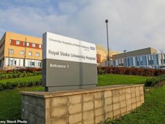 Ambulância com paciente e paramédico dentro ‘roubada do hospital’ quando homem de 31 anos foi preso após busca de emergência