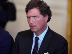 Tucker Carlson está fora de contato com os americanos? Marca pontos malditos em escolhas controversas de anfitrião
