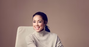 Quando cheguei aos 40 anos e me divorciei, finalmente realizei minha fantasia e comecei a fazer sexo com mulheres. Agora minha caixa de entrada de namoro está cheia de mulheres ‘felizes no casamento’ que querem dar uma olhada. Isso, todas me dizem, foi o que despertou seu repentino interesse em…