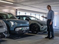 Estacionar te enche de medo? Experimentei o novo carro com estacionamento automático da Kia que entra e sai de vagas apertadas para você