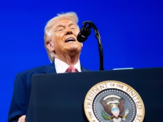 Trump refere-se ao Estreito de Ormuz como ‘Estreito de Trump’ enquanto insiste: ‘Não tenho acidentes’