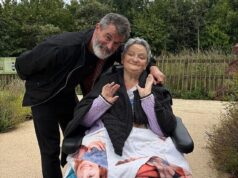 Roy Keane presta uma homenagem comovente à sua mãe depois que ‘Boss’ morre cercado pela família em um hospício irlandês – enquanto David Beckham e Gary Neville oferecem suas condolências