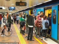 Victoria e Tasmânia lançaram transporte público gratuito em meio à crise de combustível – mas nem todos estão felizes