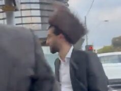 Cenas mostram mulheres em carros “roubados” jogando ovos em pedestres e gritando abusos antissemitas contra um grupo de homens judeus