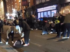 Imagens trágicas mostram as consequências do atropelamento em Derby, enquanto duas vítimas deixam o hospital e a polícia continua a interrogar os suspeitos