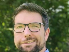 Um motorista de entrega de comida chinês que atropelou e fugiu está na prisão depois que um passeador de cães morreu