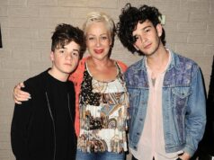 A estrela de Loose Women, Denise Welch, criticou os conselhos municipais de Londres por não coletarem o lixo de seu filho – e afirma que os funcionários a xingaram