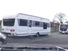 Com o início das férias da Páscoa, os viajantes levam as suas caravanas e camiões para o popular parque rural