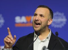 Polanski fala em aumentar os salários dos professores, reverter os testes e lutar contra a direita – tudo para tributar os ricos.