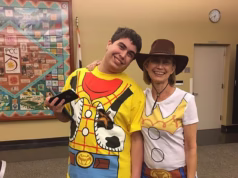 Um homem autista não-verbal trabalhador, que os médicos disseram que nunca seria capaz de processar a linguagem, publicou meticulosamente seu primeiro romance depois de escrever um parágrafo por dia.