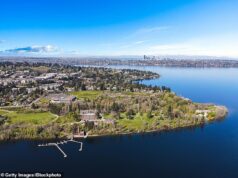 A Ilha dos Milionários já tem problemas com toxicodependentes e vagabundos poucos dias depois da abertura de uma nova ligação de eléctrico para Seattle, assolada pelo crime, que os seus residentes liberais tentaram bloquear.