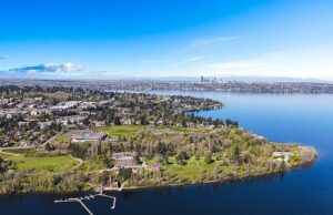 A Ilha dos Milionários já tem problemas com toxicodependentes e vagabundos poucos dias depois da abertura de uma nova ligação de eléctrico para Seattle, assolada pelo crime, que os seus residentes liberais tentaram bloquear.